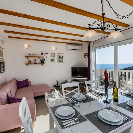 Villa Luana Vis Exterior photo